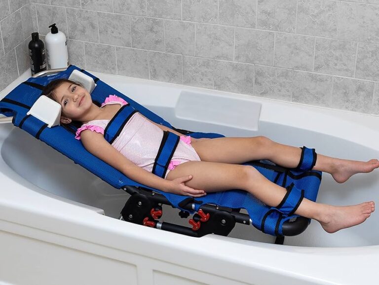 Child the use of a bathtub chair with supportive harness