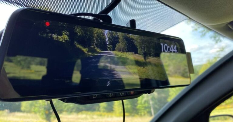 The Ultimate AUTO-VOX Rear View Mirror Camera Guide for Every Traveler